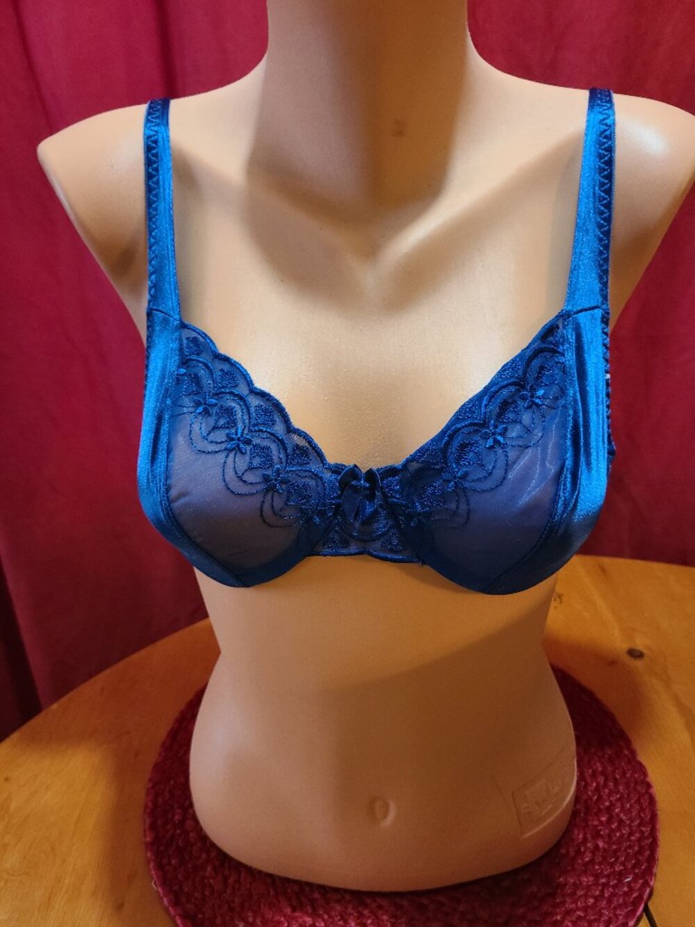 VTG Maidenform Bra Sweet Nothings Savvy Teal 34B RARE! Embroidered Demi 90's